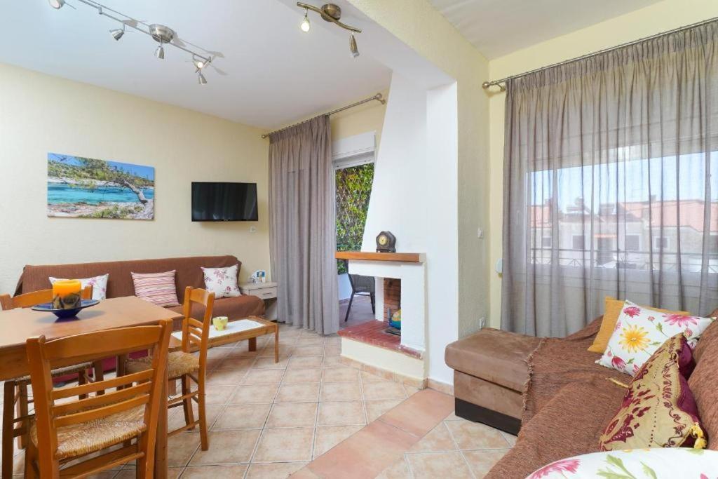 Golden Beach Maisonettes Villa Khrysi Ammoudia Rom bilde